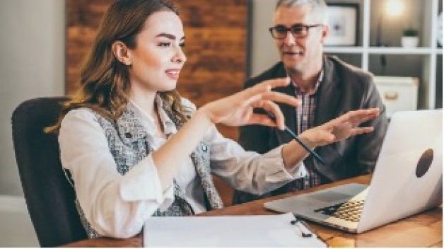 ESF+ na UK 2025: Projekt mentoringu pro nadané studenty je v plném proudu.